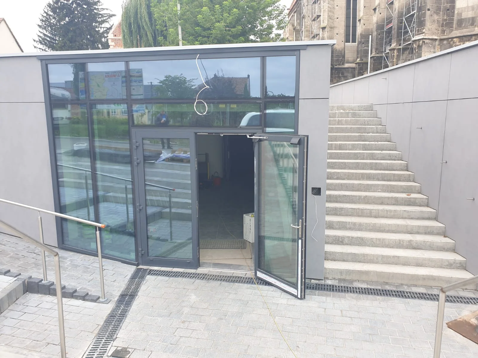 Fire-resistant doors and glazing - Wiślica, Poland, FIRKUS project